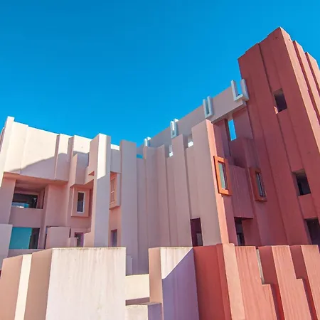 A003- Muralla Roja *